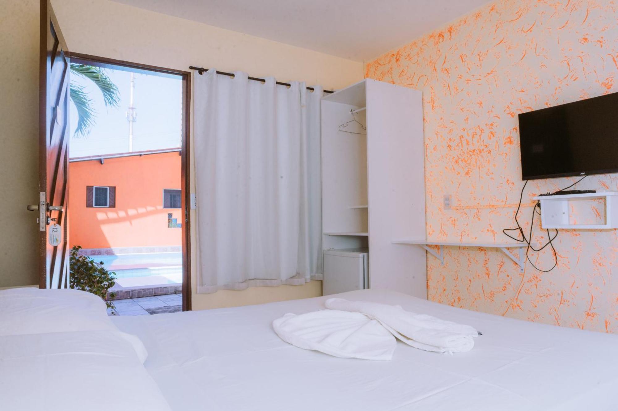 Quarto Duplo com Vista Piscina