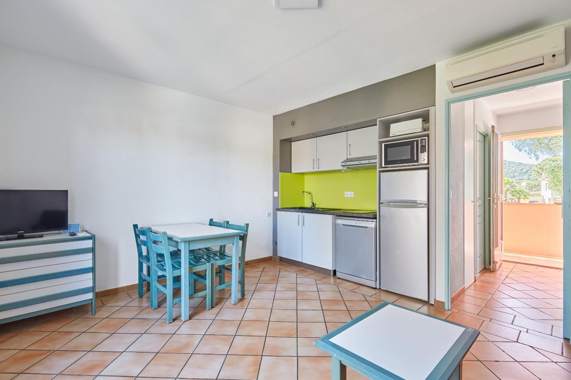 Studio Cabin (4 People),1678628222:JPEG