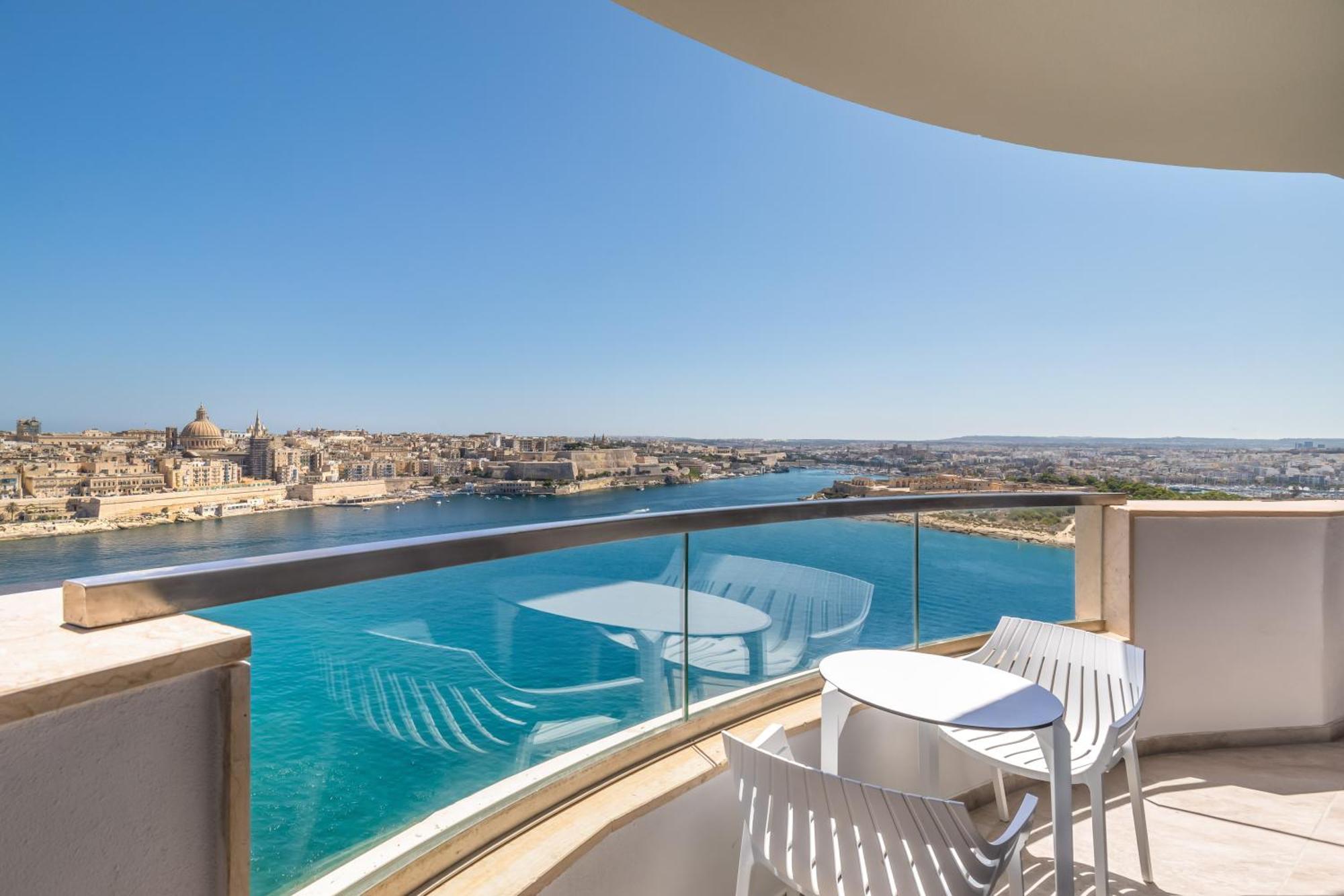 Suite Junior Front de Mer avec Terrasse et Bain à Remous