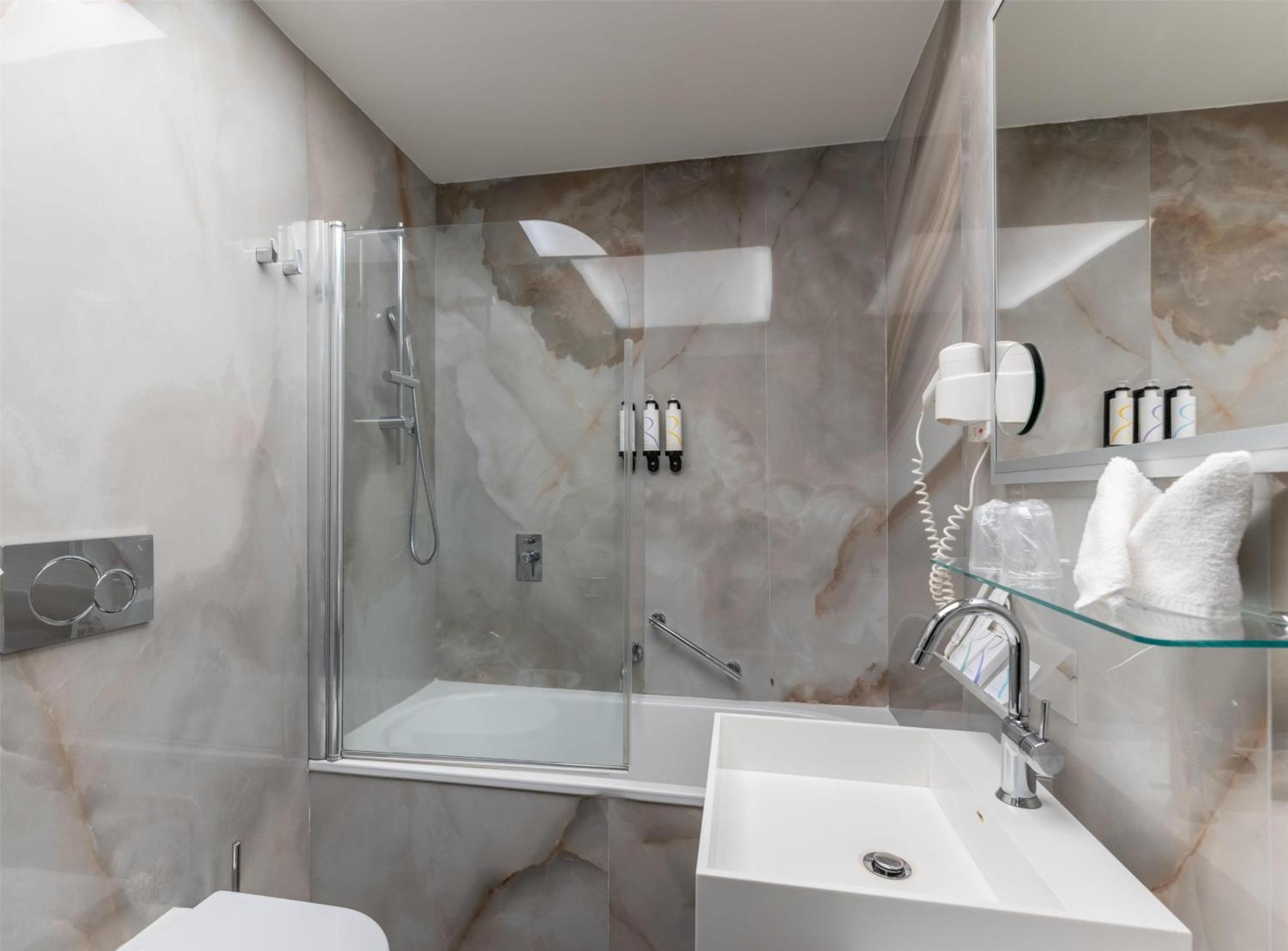 Habitación Doble Confort con cama grande