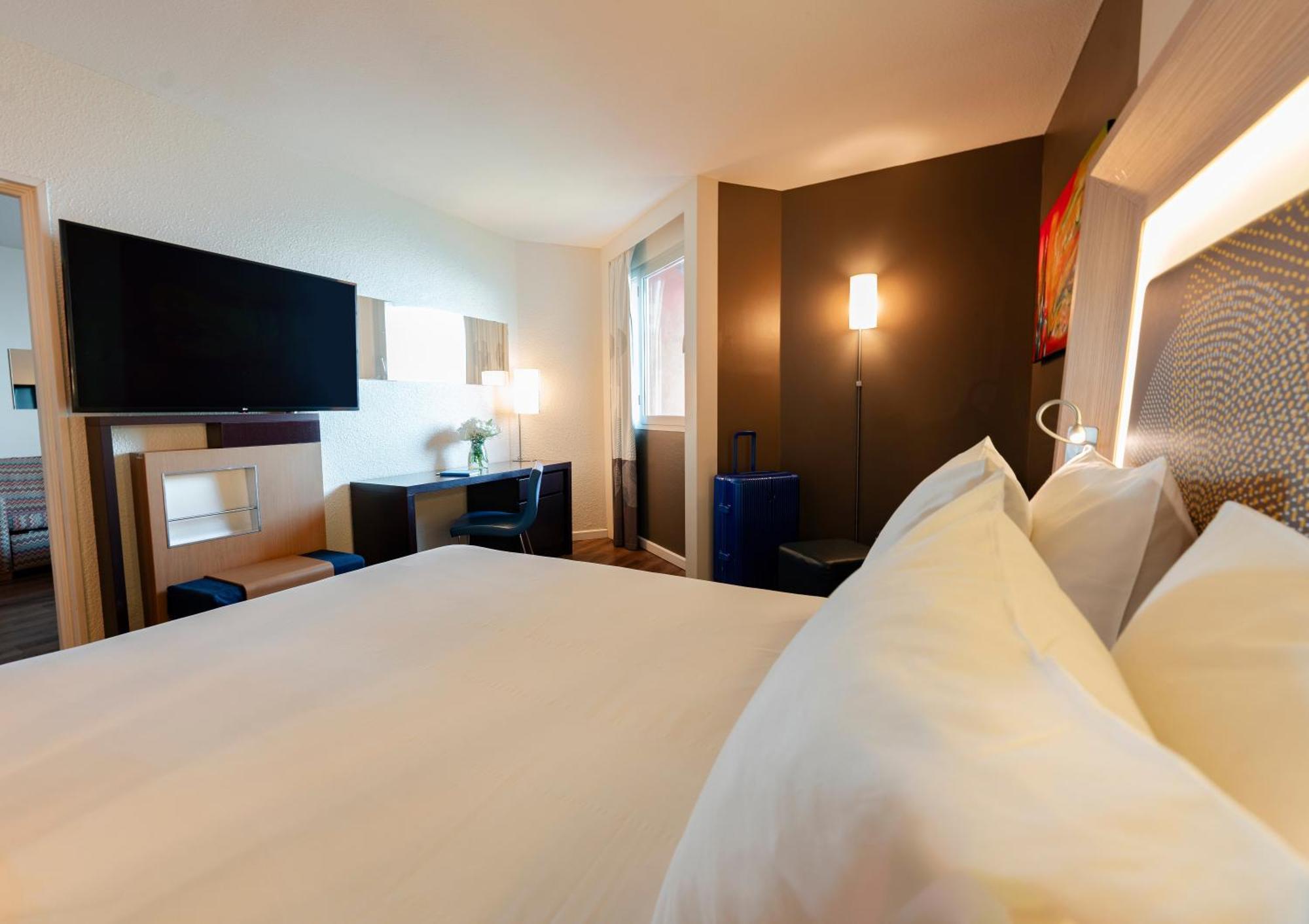 Junior Suite with One Double Bed - Ocean Side,1697909215:JPEG