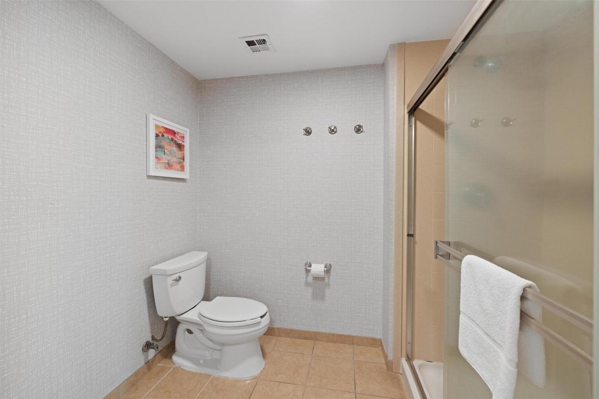 King Studio Suite with Whirlpool - Non-Smoking