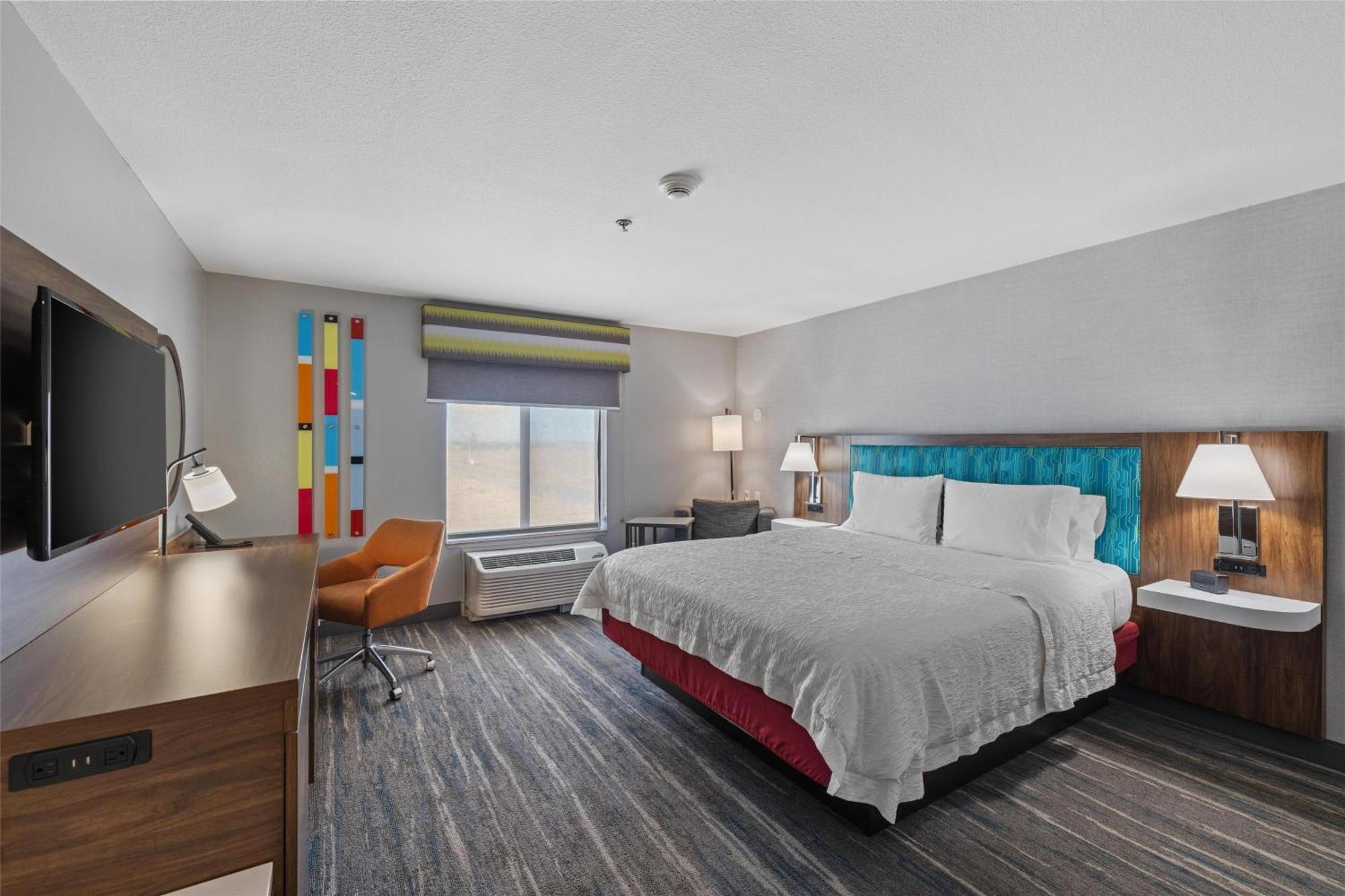 King Room with Accessible Tub - Mobility and Hearing Access/Non-Smoking