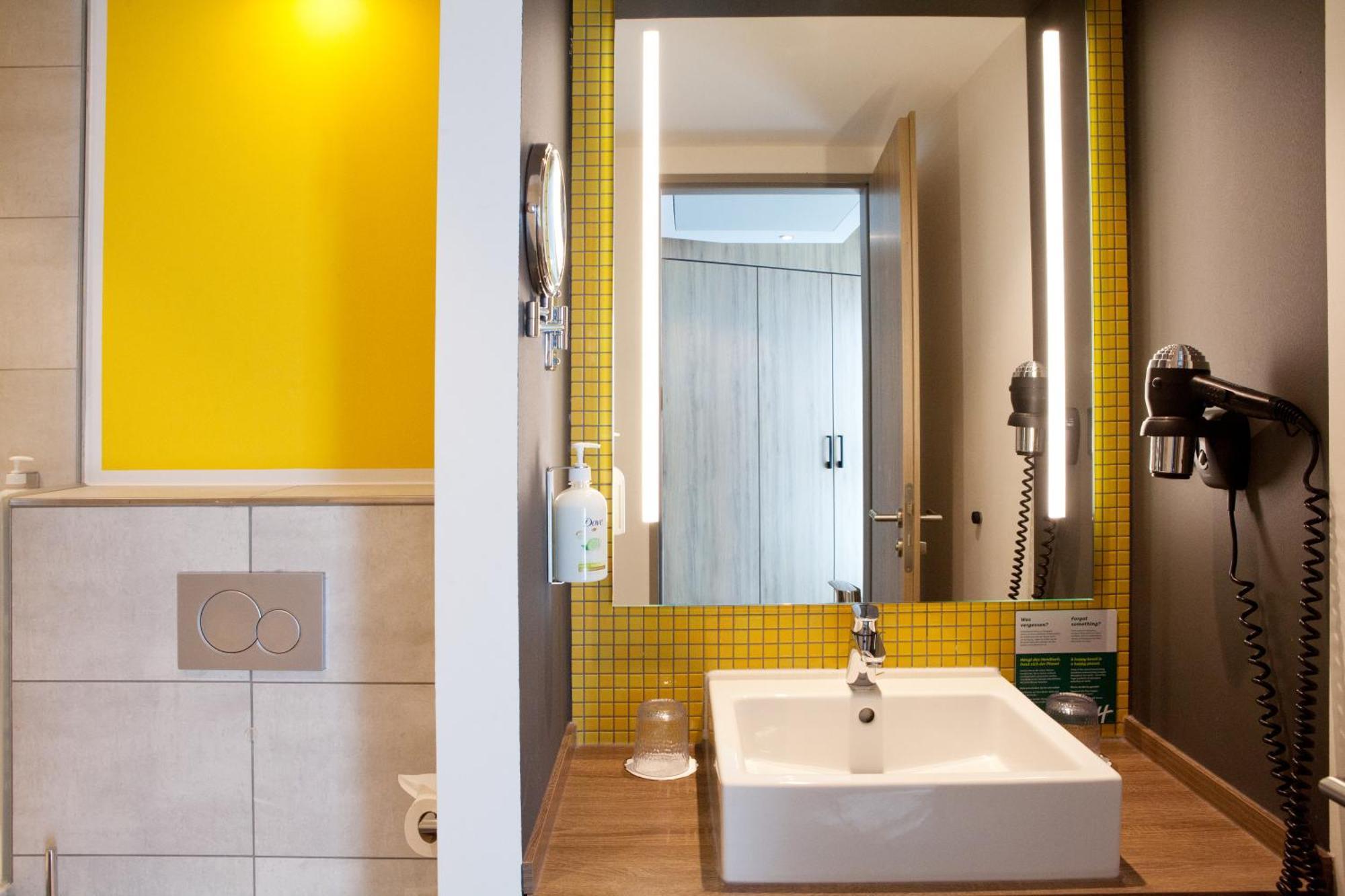 Double Room - Mobility Access with Roll-in Shower,1699164309:JPEG