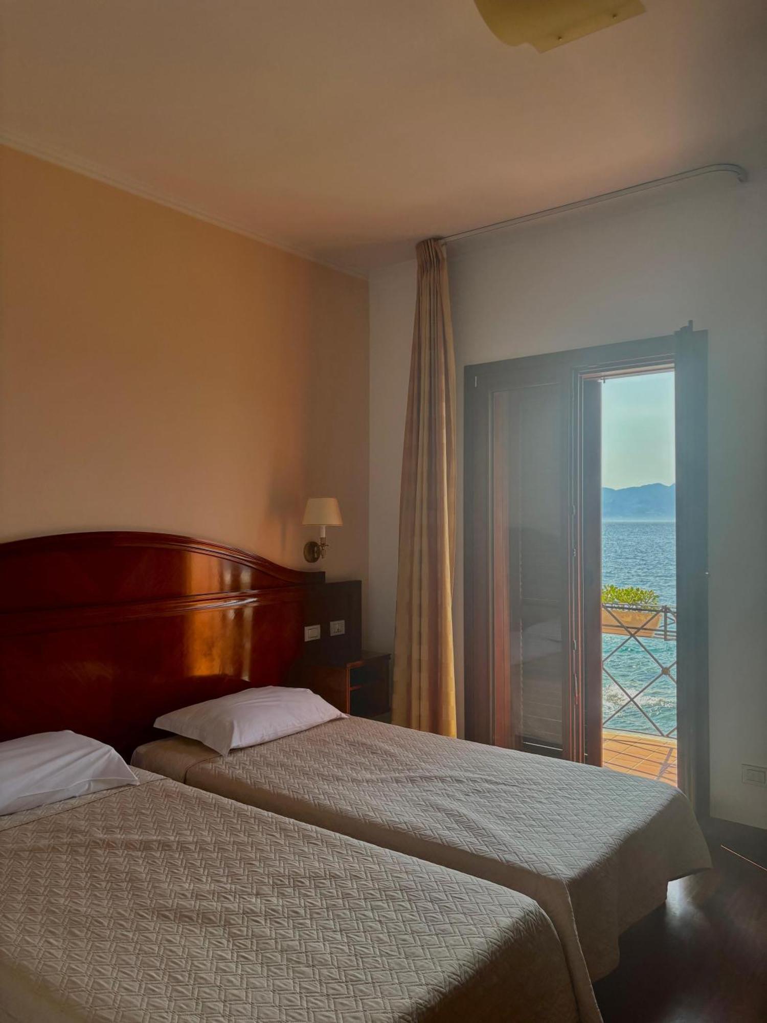 Camera Doppia con Letti Singoli con Vista Mare