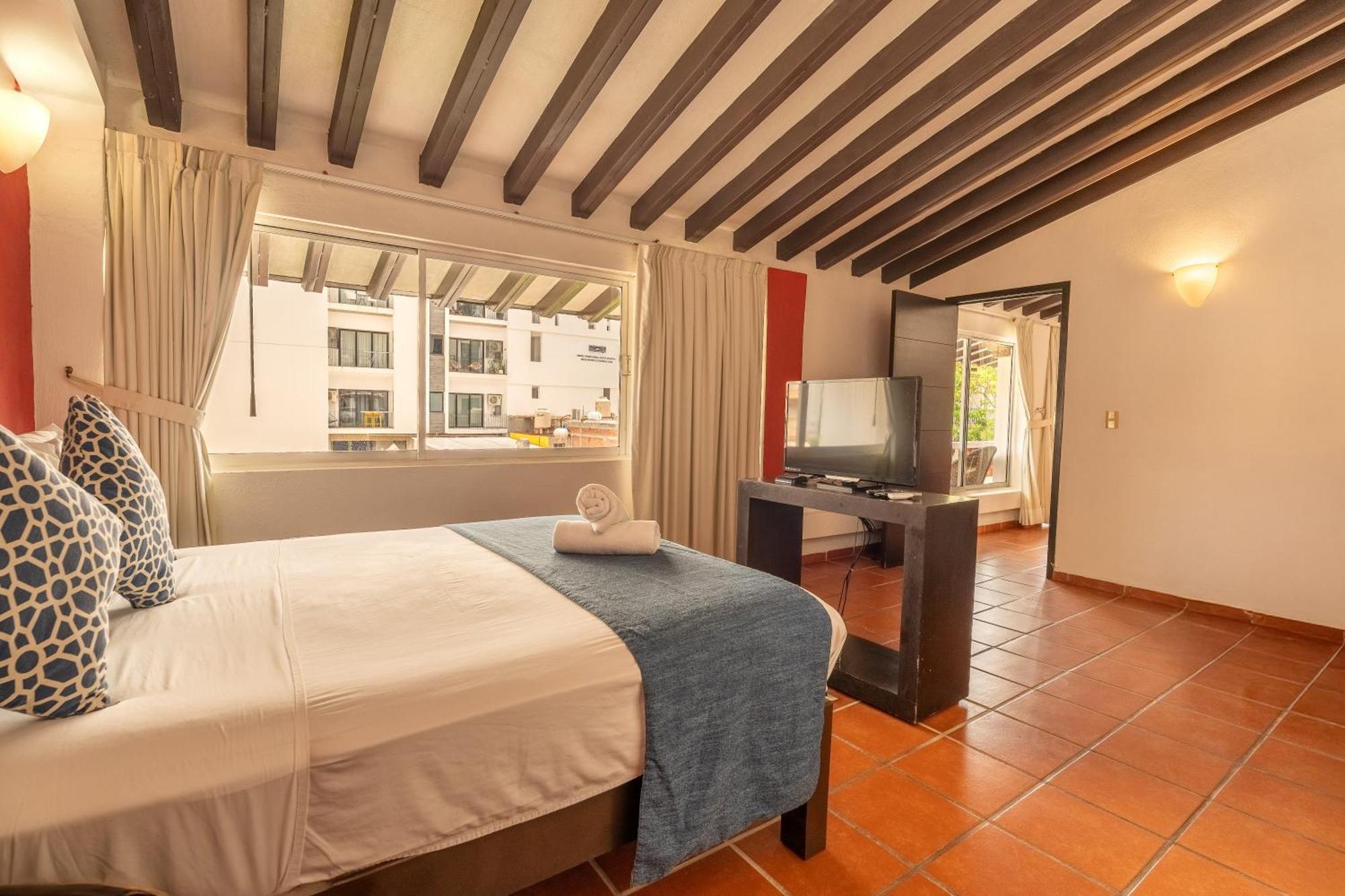 2 Bedroom grand suite with balcony