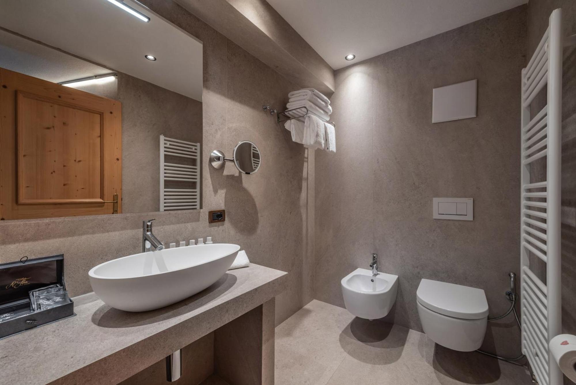 Superior Double Room,1739419347:JPEG