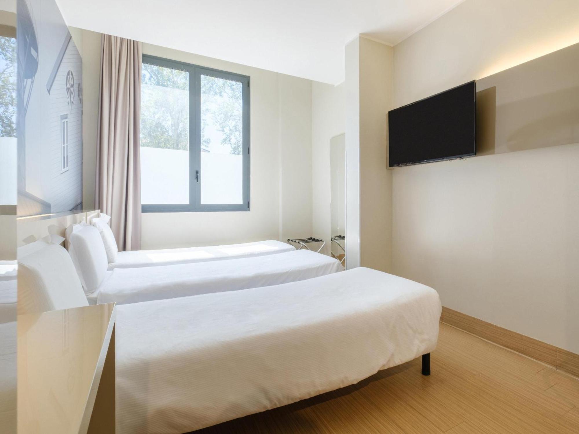 Basic Triple Room