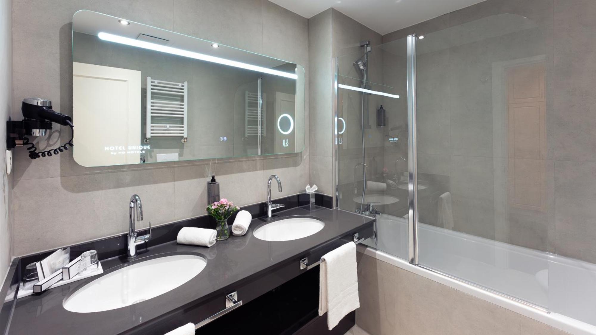 Superior Quadruple Room,1742642263:JPEG