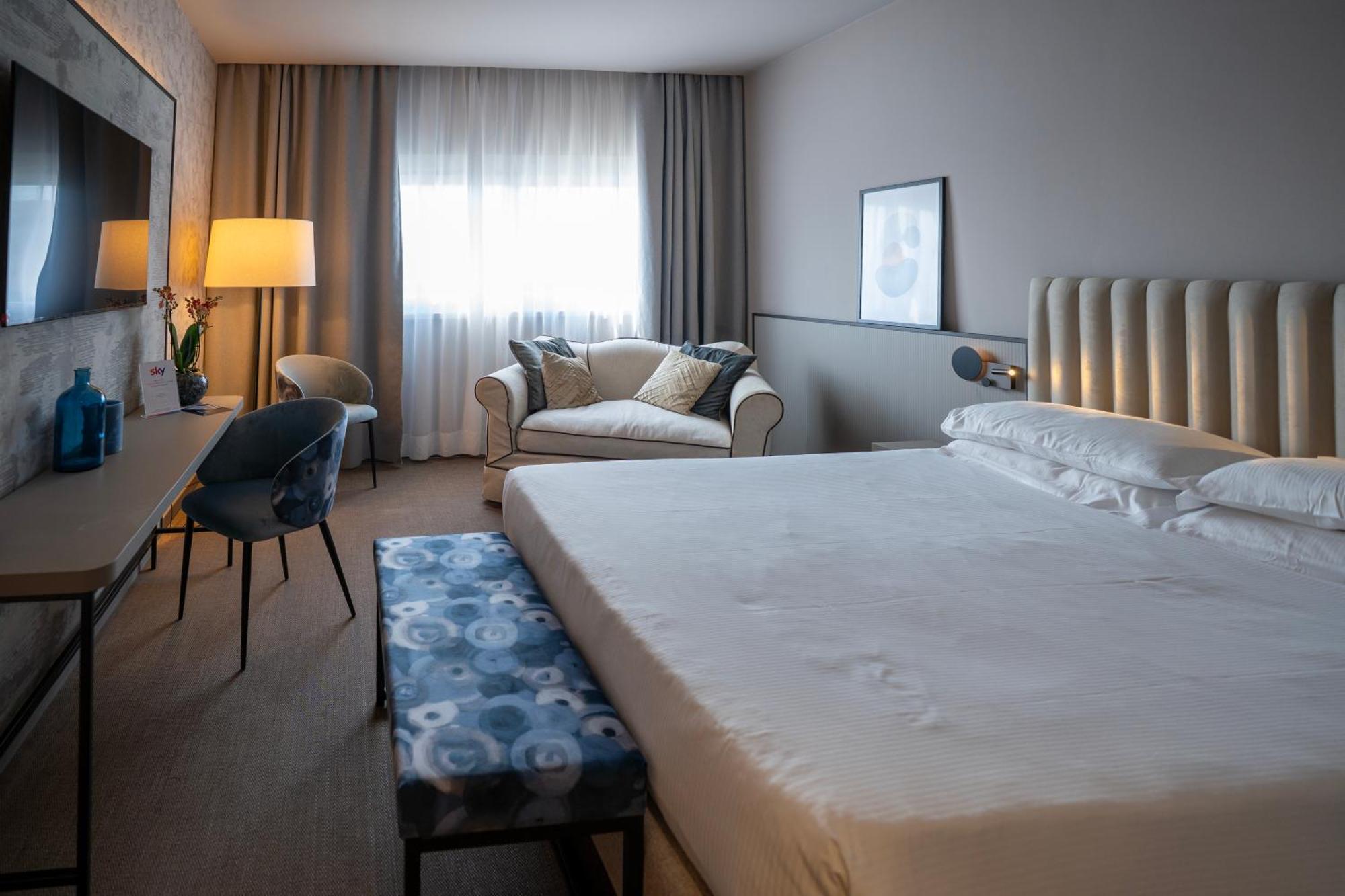 Executive Double or Twin Room,1758284443:JPEG