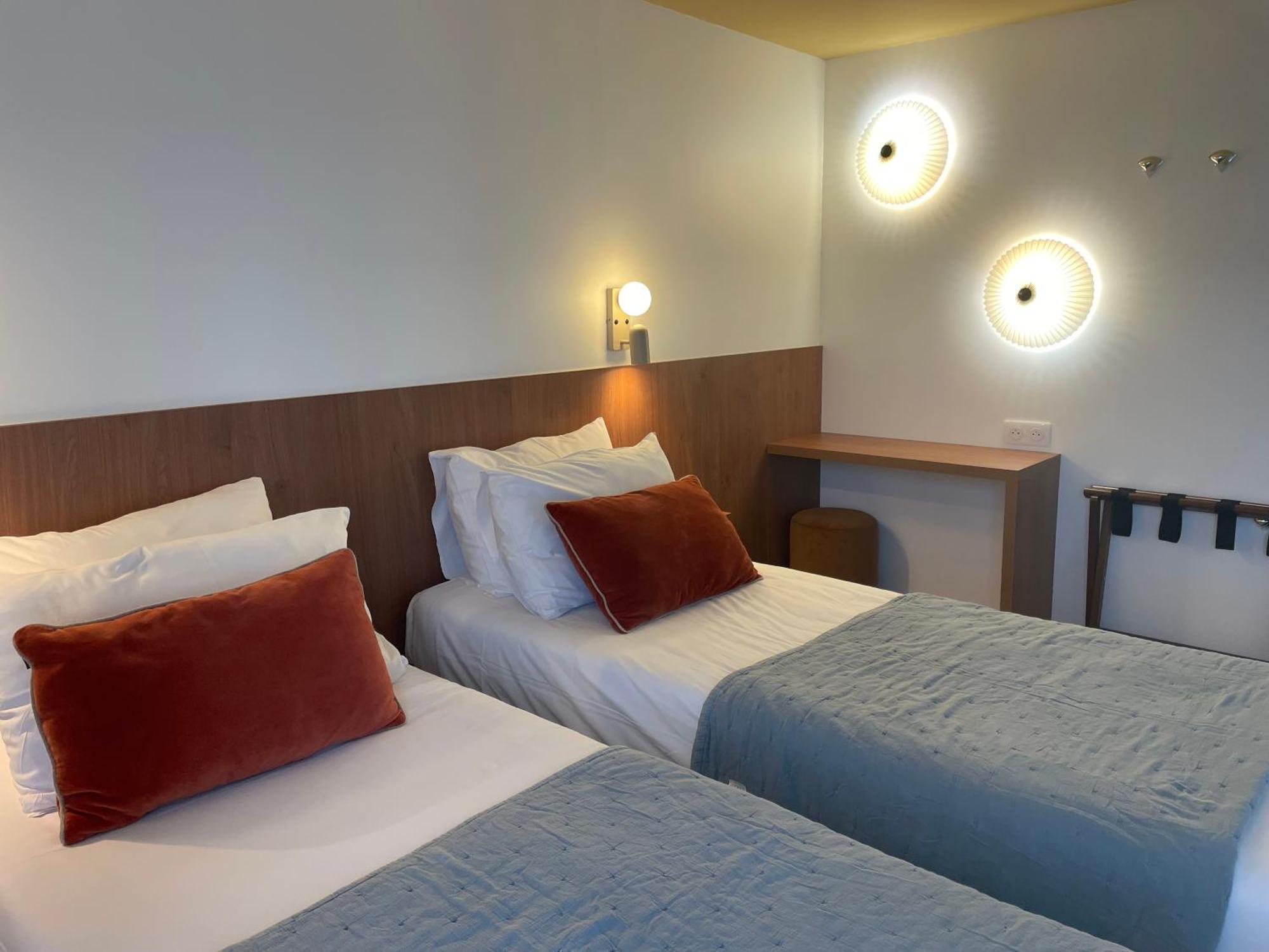 Twin Room,1758543825:JPEG