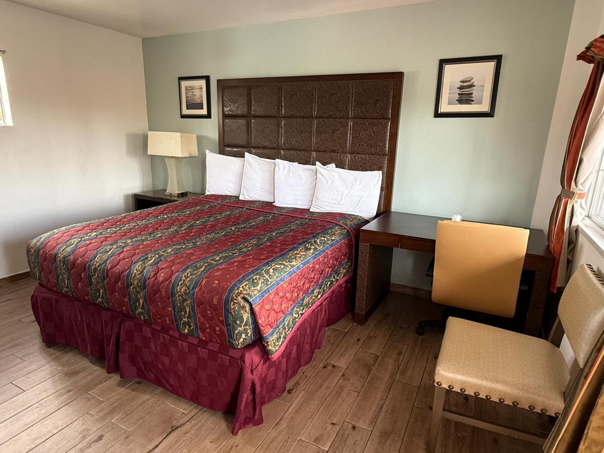 King Room with Kitchenette