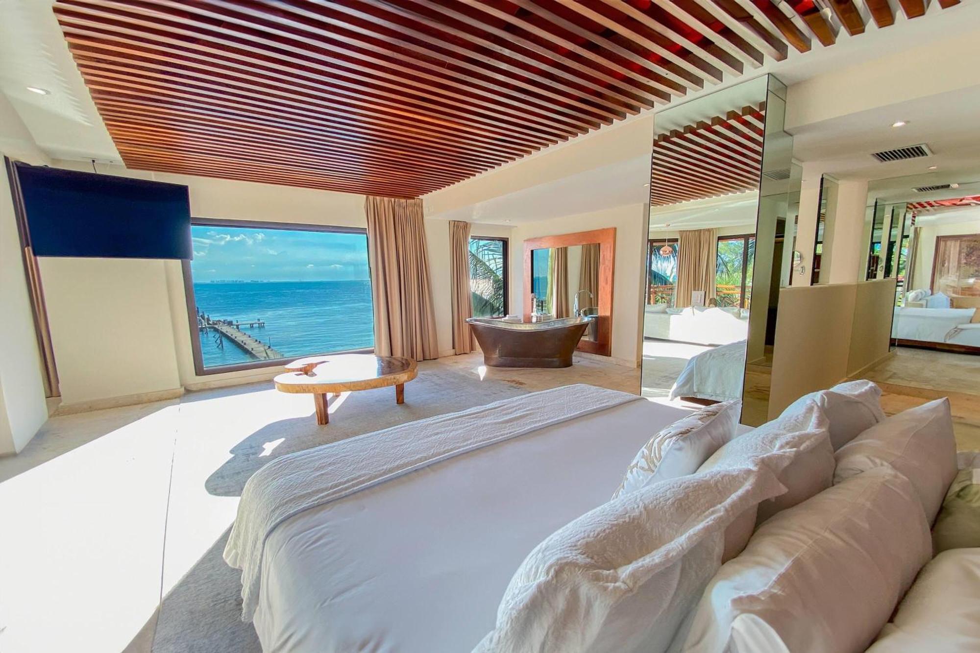 Presidential King Suite with Terrace and Ocean View - Non-Smoking
