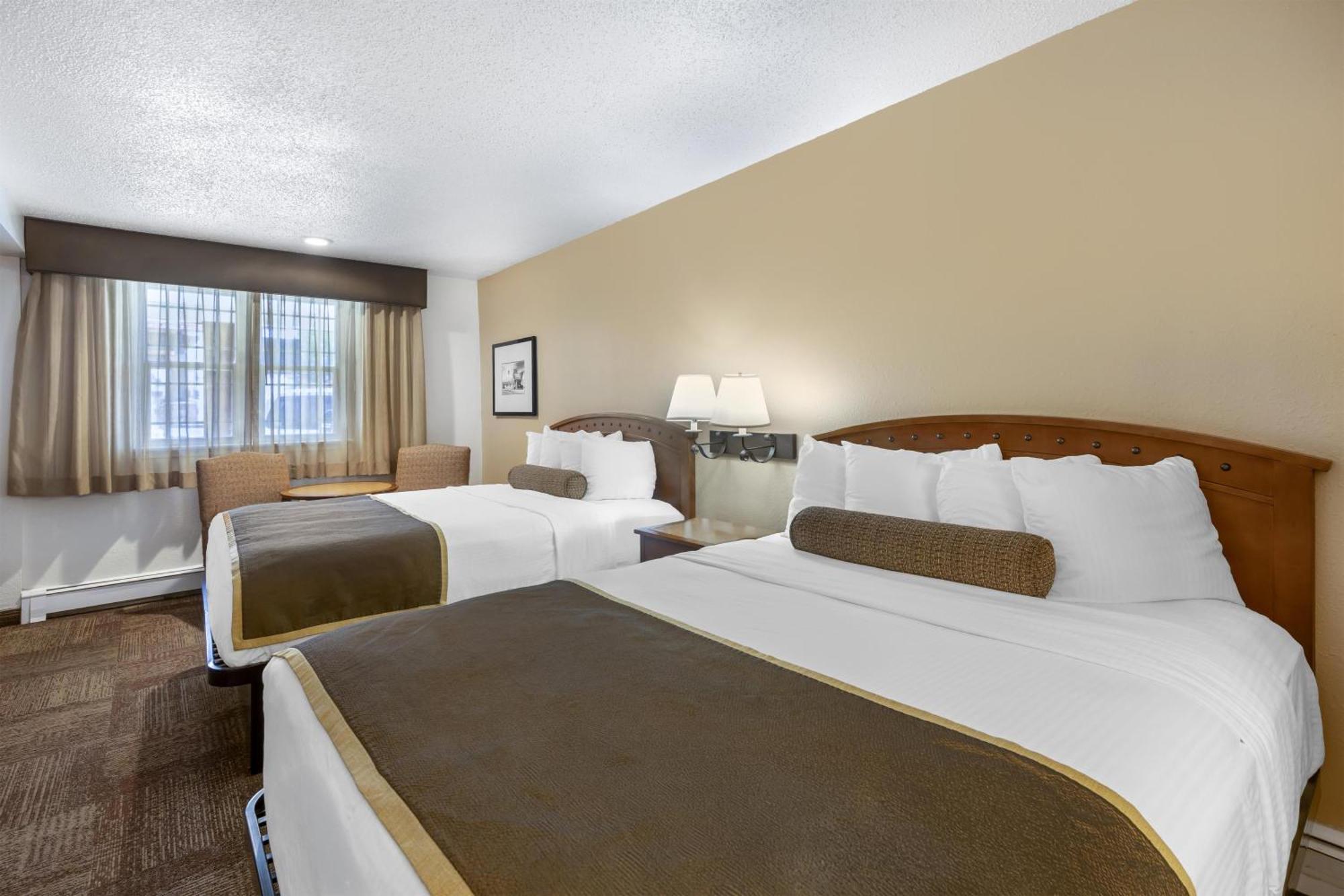 Two-Bedroom Queen Suite with Four Queen Beds - Non-Smoking