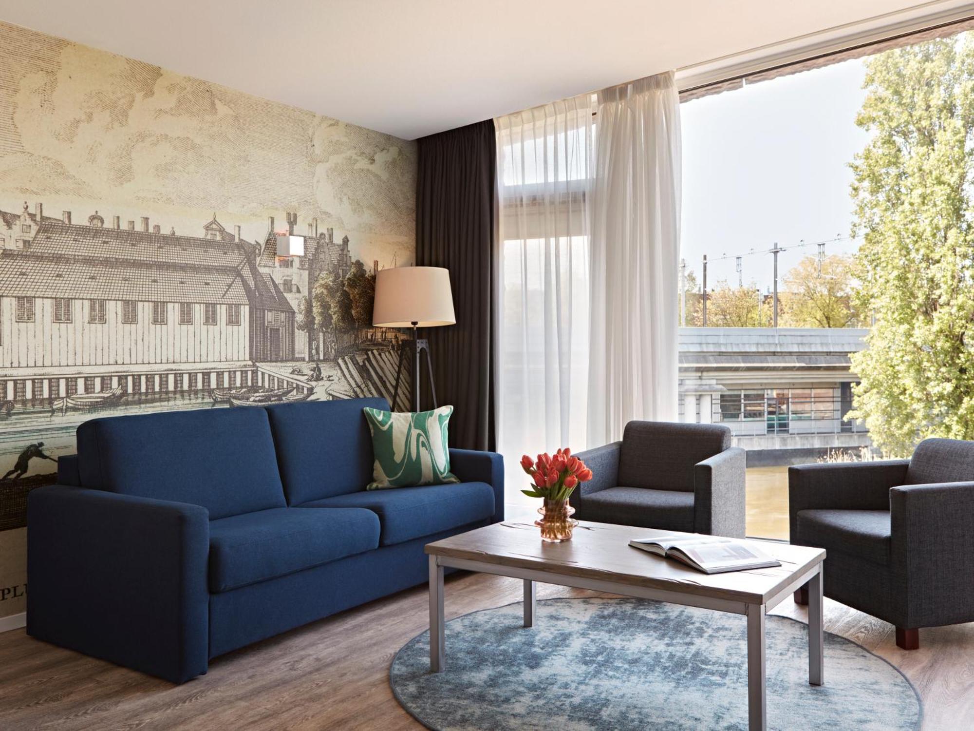 Extragroße Ferienwohnung mit 2 Schlafzimmern und Schlafsofa – Kanalblick