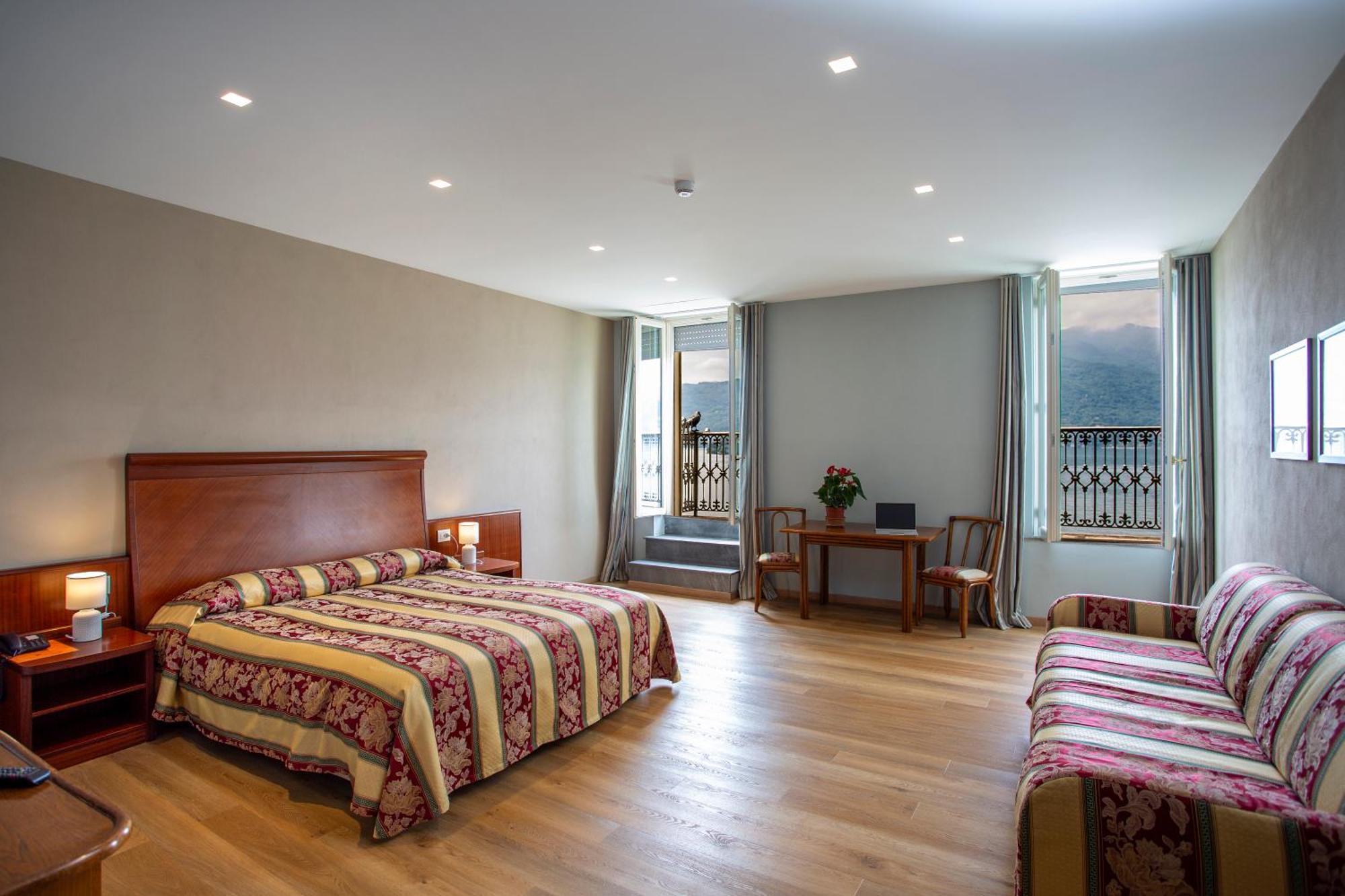 Double or Twin Room with Lake View
