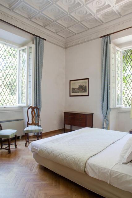 Quarto com Cama de Casal ou 2 de Solteiro