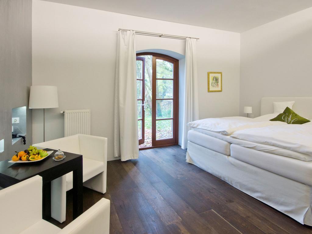 Doppelzimmer mit Gartenblick