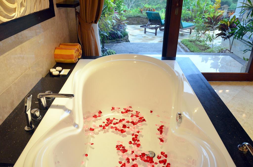 Royal Pool Villa Complimentary one-time Floating,951600292:JPEG
