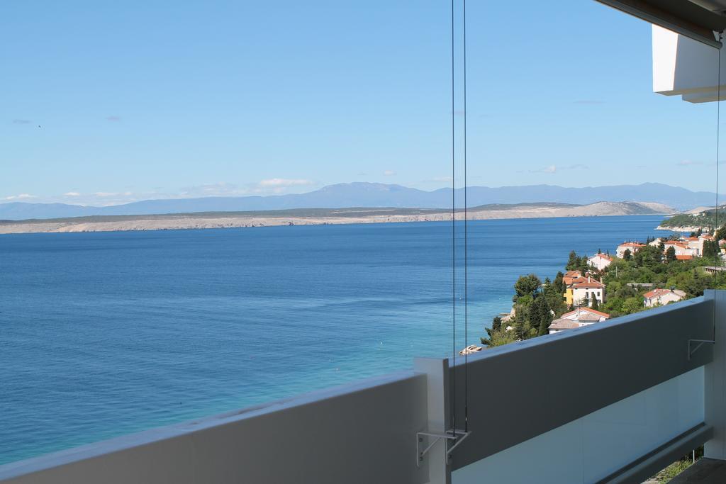Premium Tweepersoonskamer met 2 Aparte Bedden en een Balkon met Uitzicht op Zee