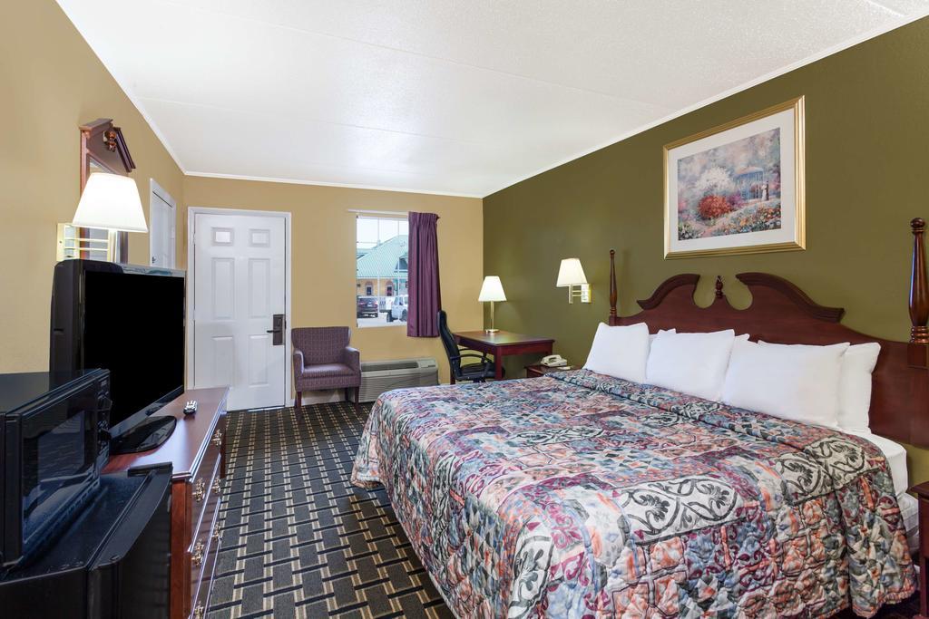 King Room - Non-Smoking