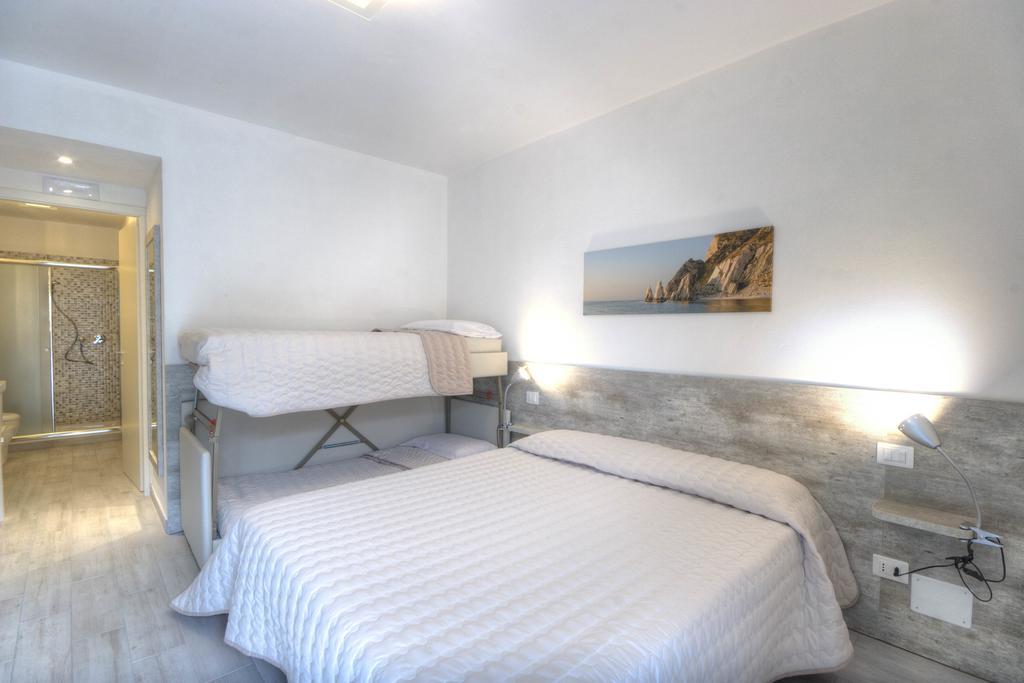 Double Room with Private Bathroom,325831750:JPEG
