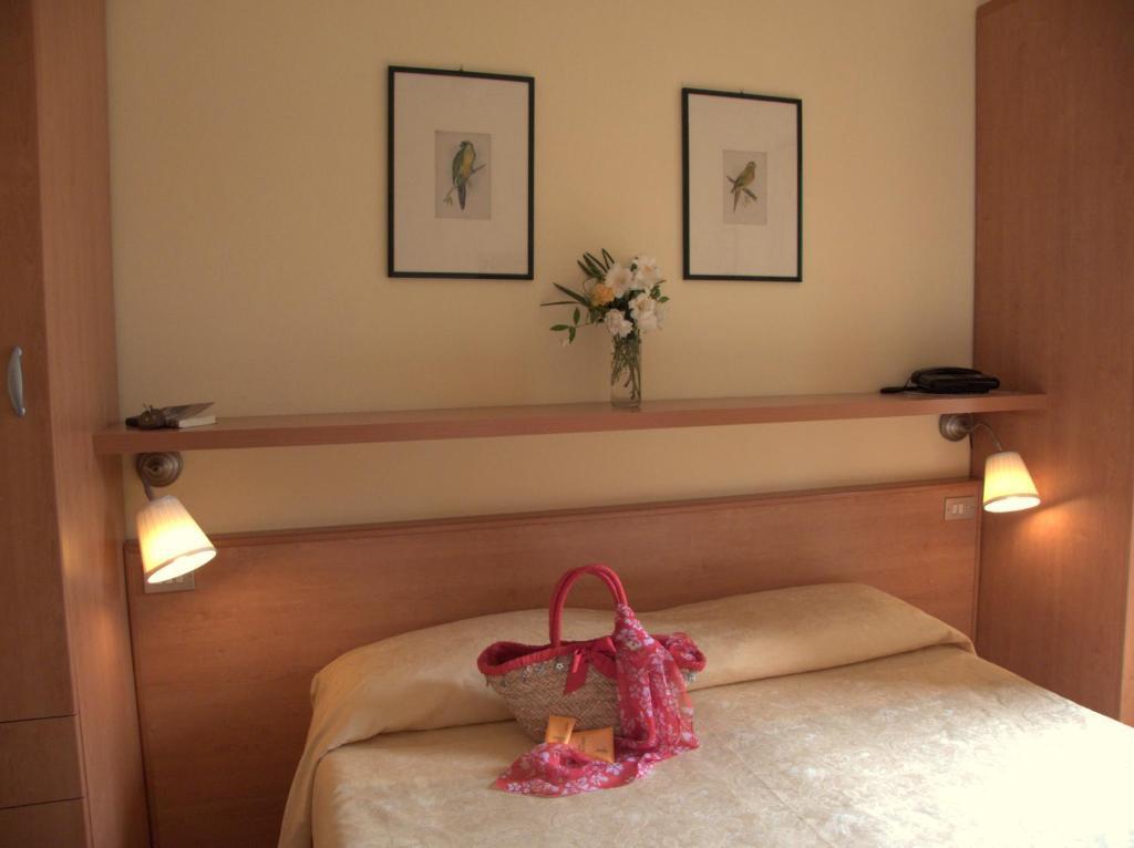 Double or Twin Room with Extra Bed,33688243:JPEG