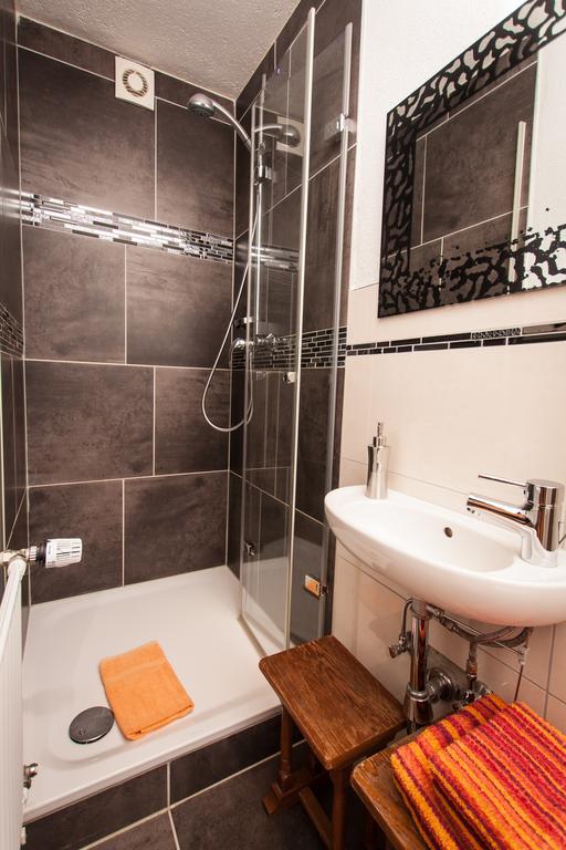 Small Double Room,395137902:JPEG