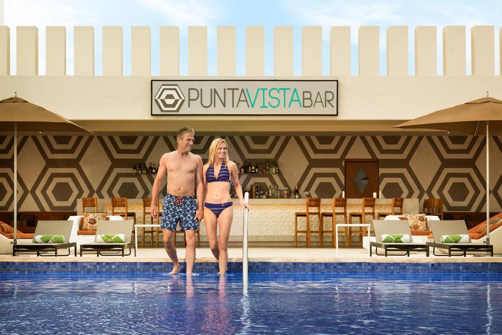 Doble Principal con cama extragrande Turquoize Sky Swim Up frente al océano