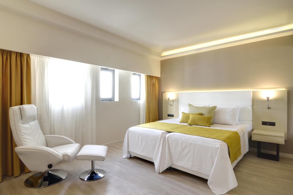 Camera Matrimoniale Standard con Letto Supplementare