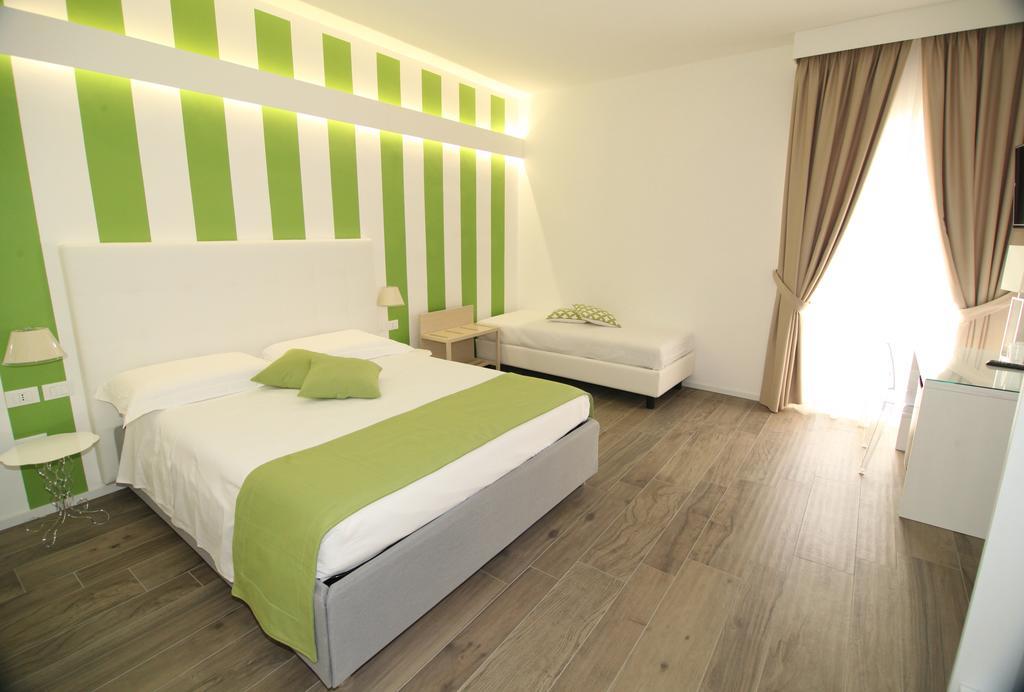 Superior Triple Room,445597389:JPEG
