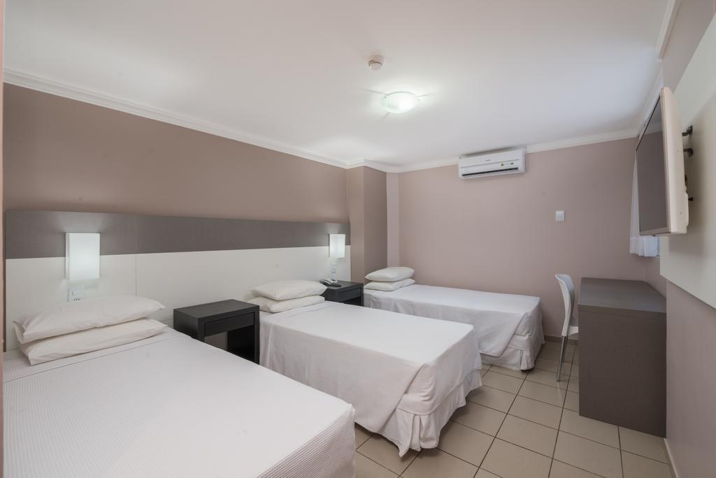 Quarto Triplo Standard