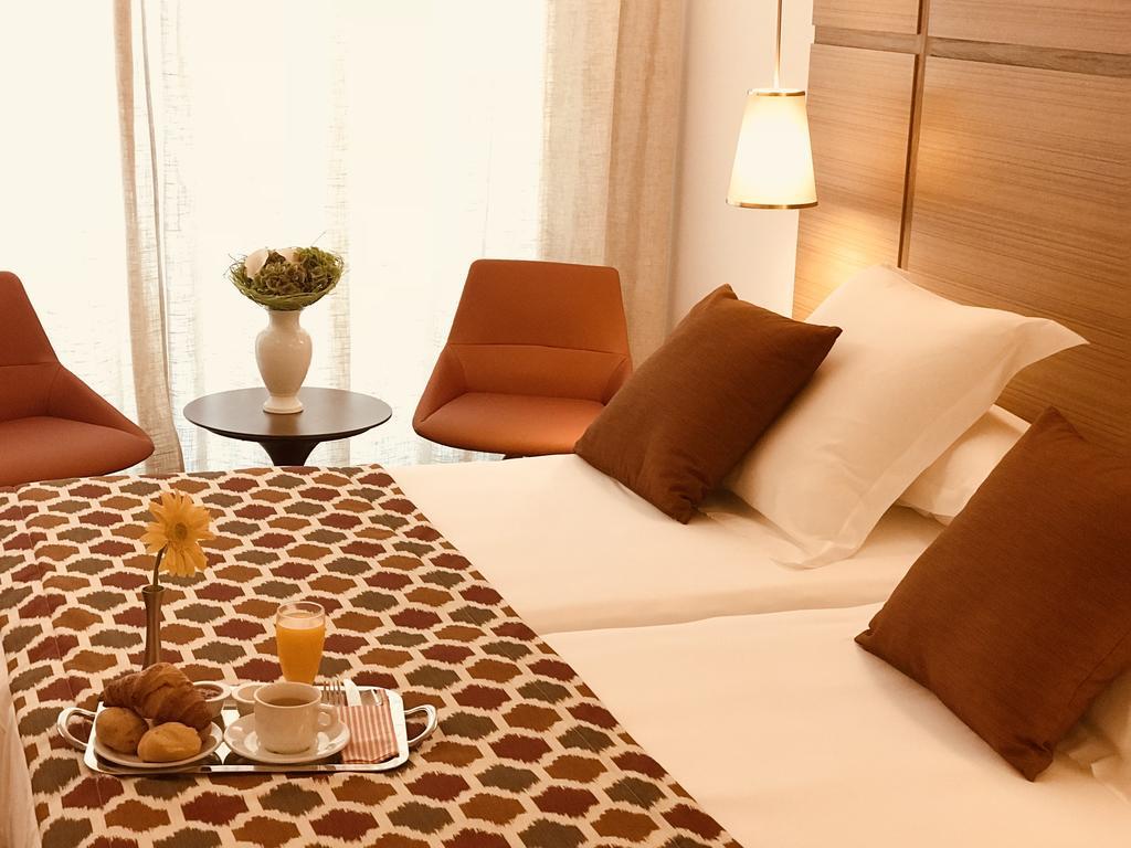 Habitación Doble con balcón y vistas al mar