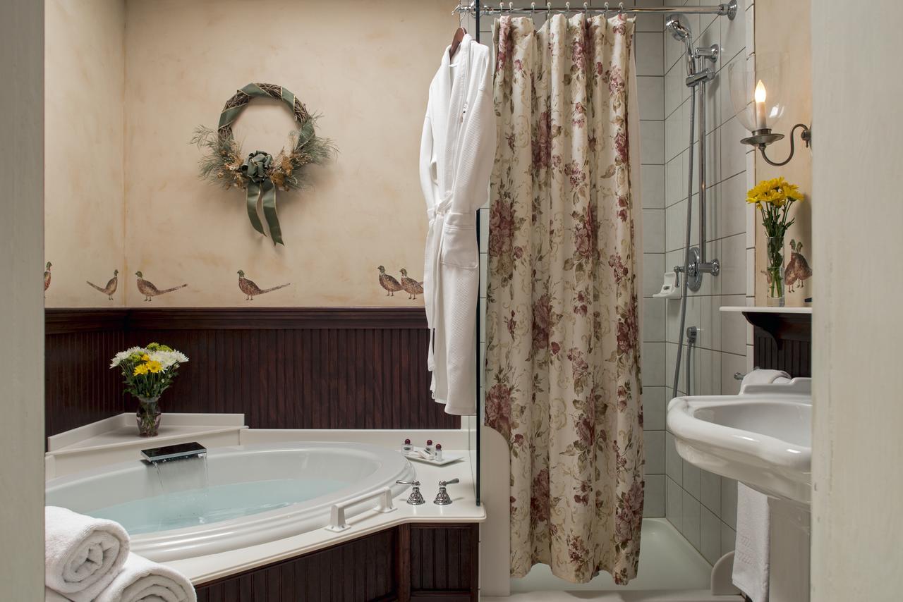 King Room with Spa Bath