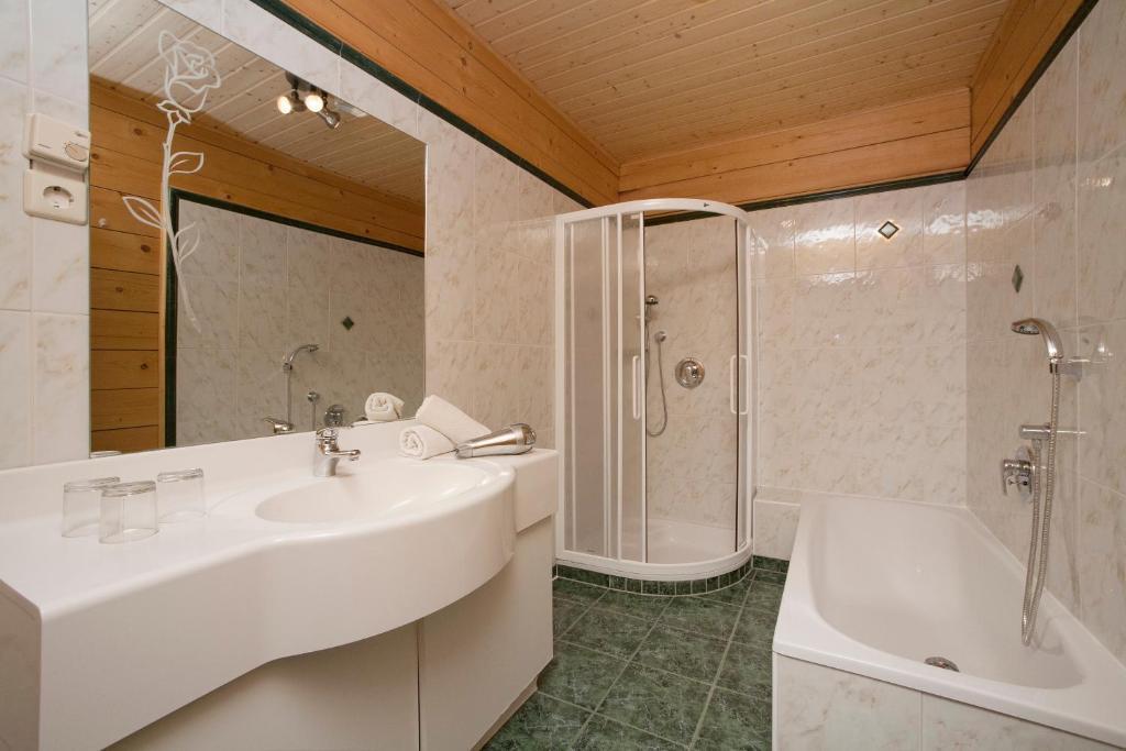 Apartment mit 2 Schlafzimmern und Balkon