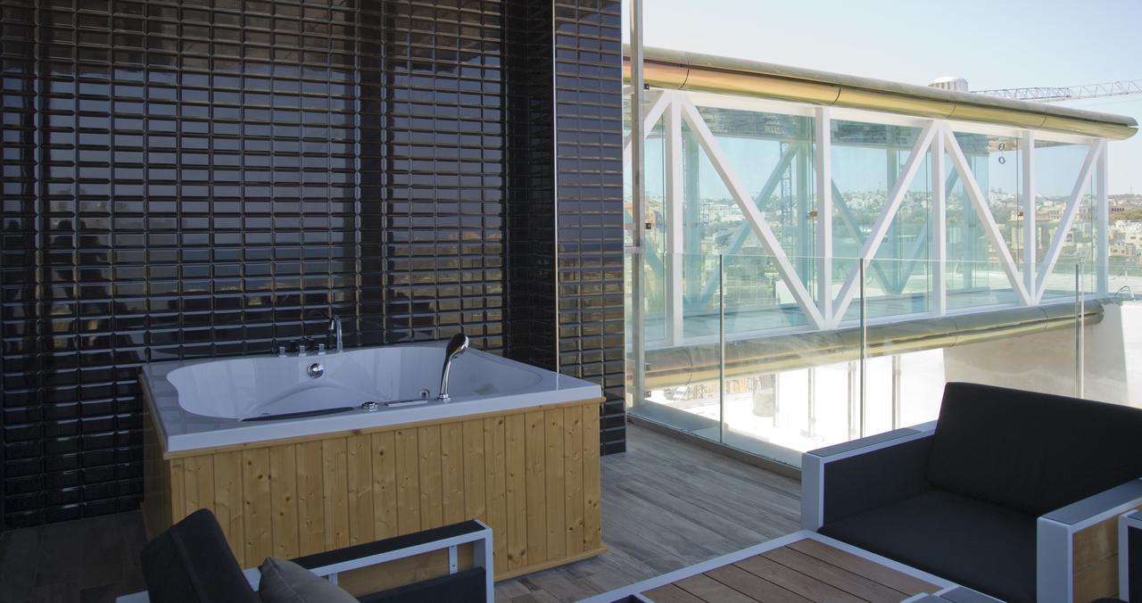 Superior Suite with Hot Tub and Sea View,709424080:JPEG