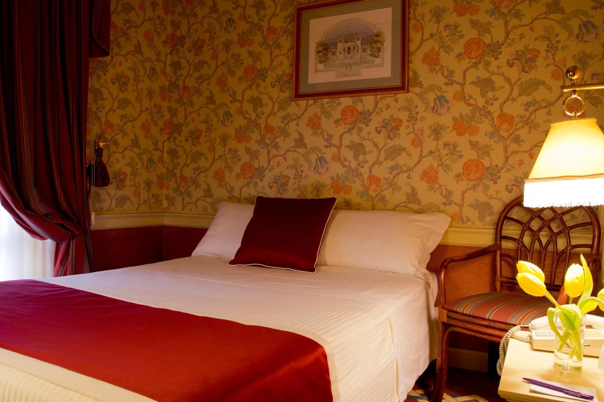 Standard Queen Room
