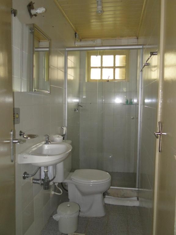 Quarto Família (5 Adultos)