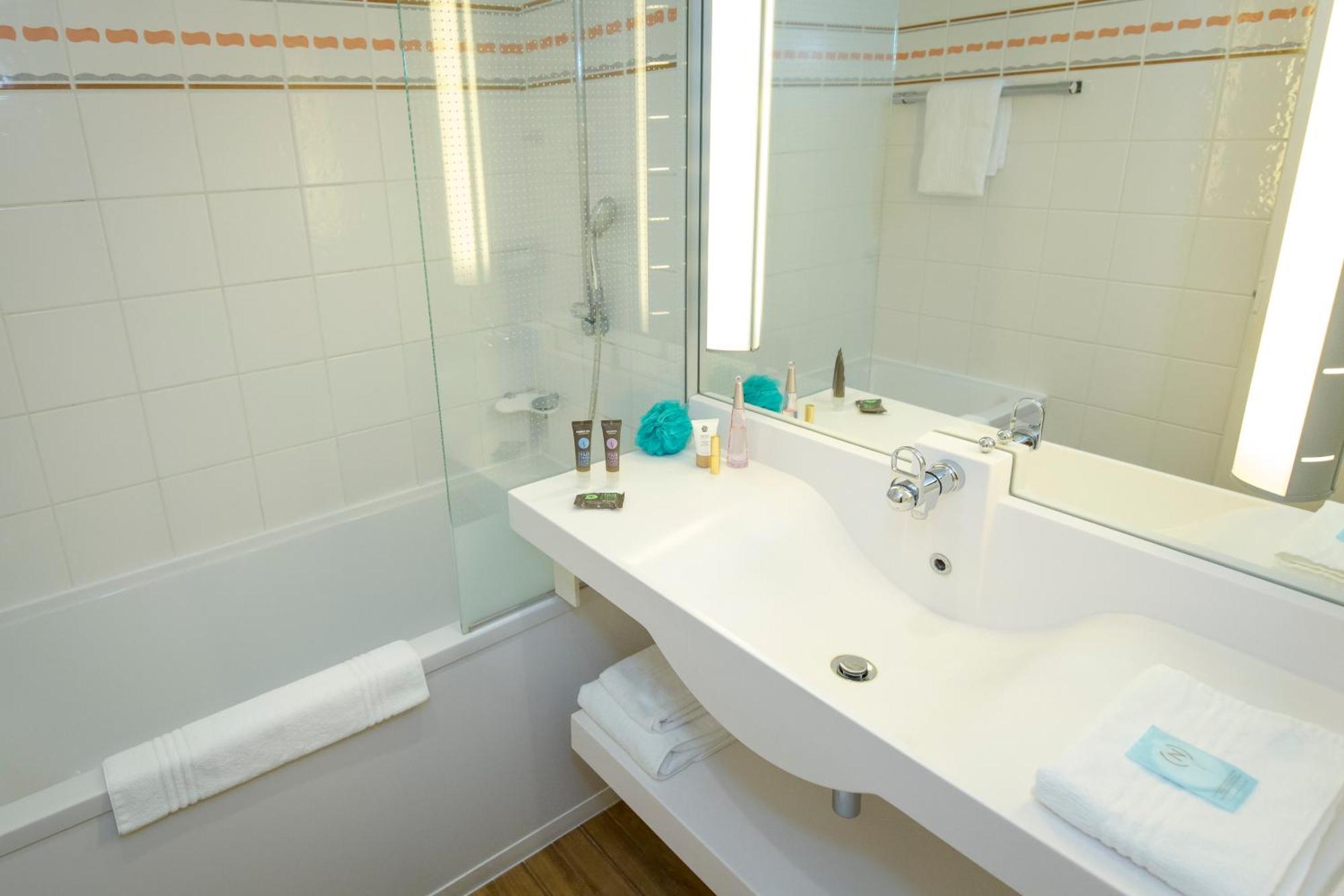 Executive Room with One Double Bed and One Sofa,807980976:JPEG