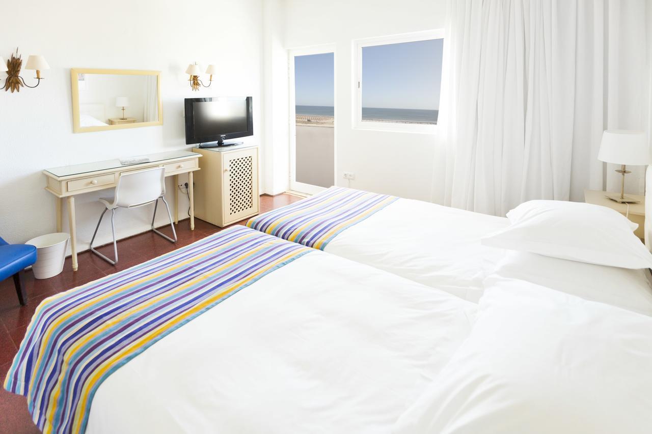 Quarto Duplo com Varanda e Vista do Mar