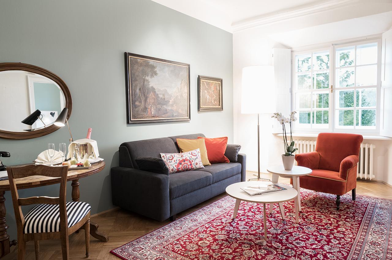 Standard Suite,633344103:JPEG