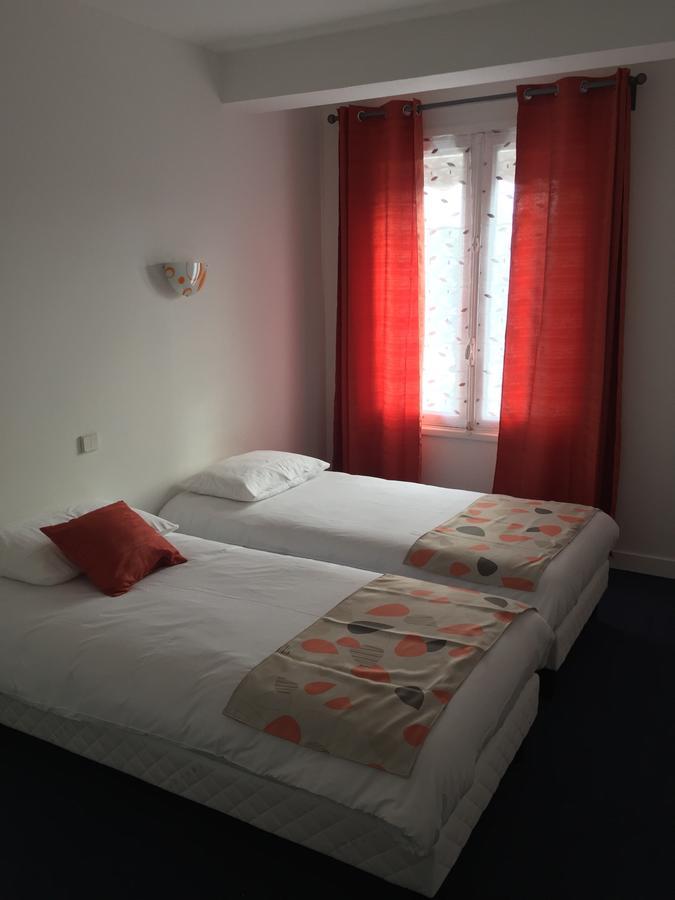 Zweibettzimmer mit eigenem Bad