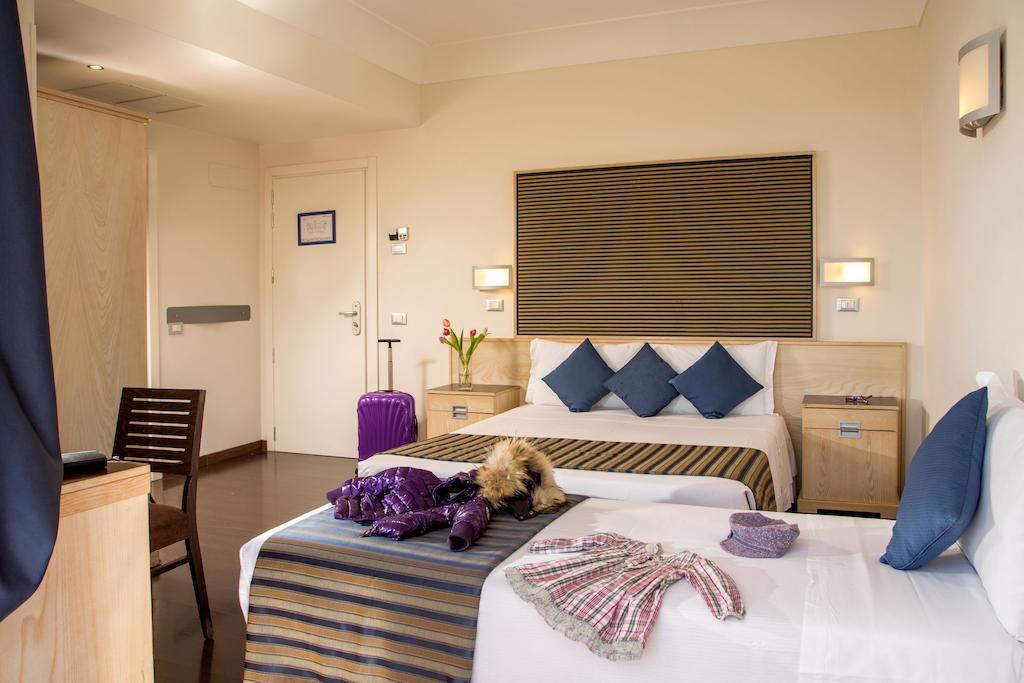 Habitación Triple con balcón