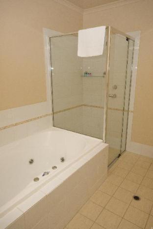Loft Spa Room,701150731:JPEG