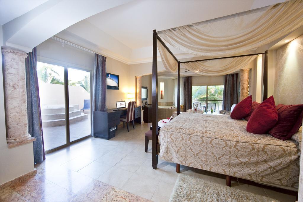Suite Junior Coloniale avec Jacuzzi Extérieur - Wi-Fi Gratuite