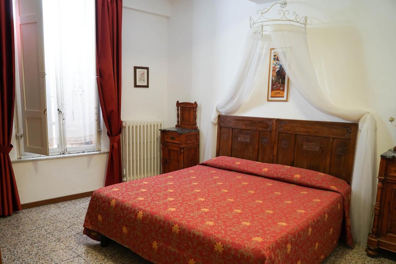 Single Room with Bathroom,813261969:JPEG