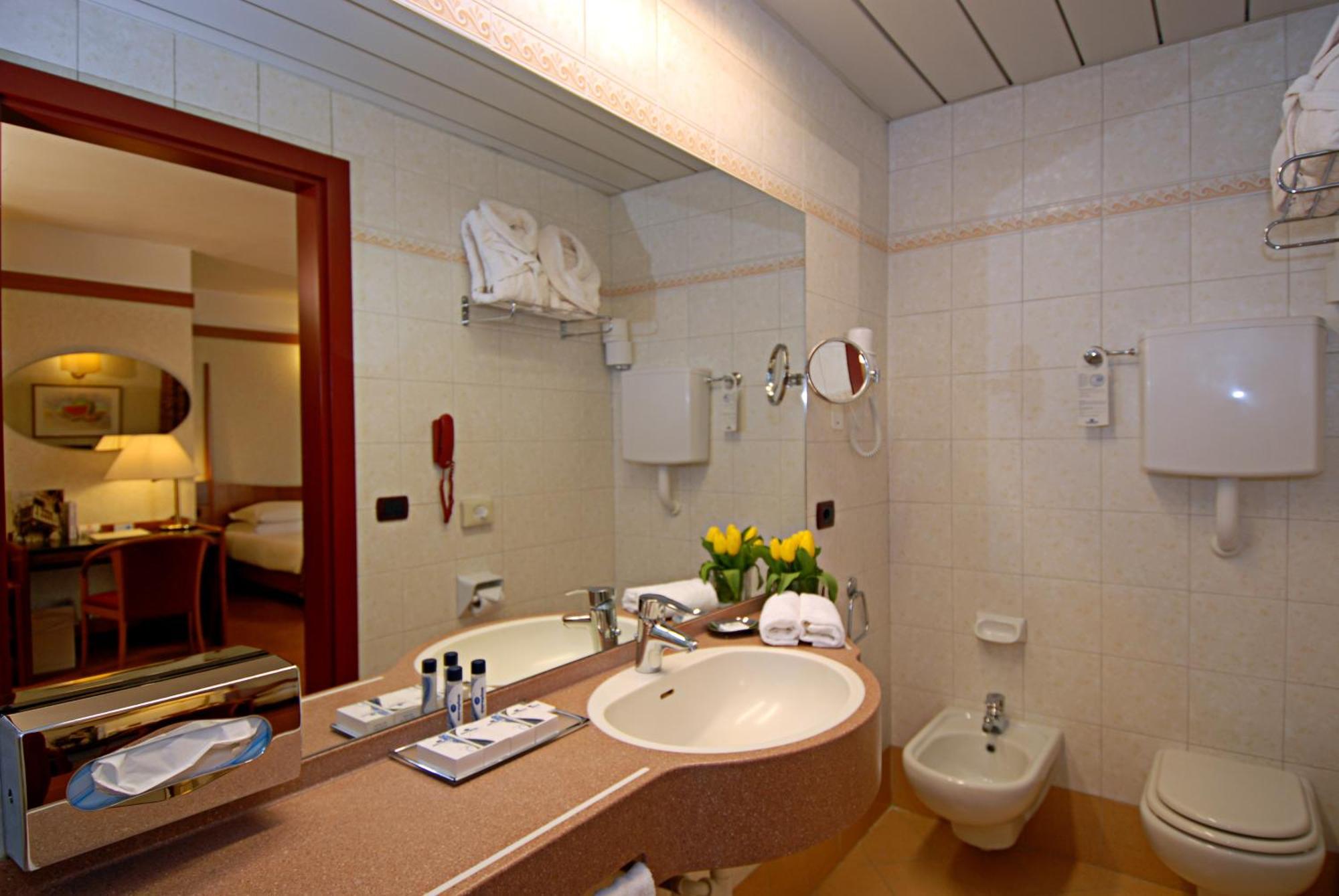 Junior Suite with Balcony,698947281:JPEG