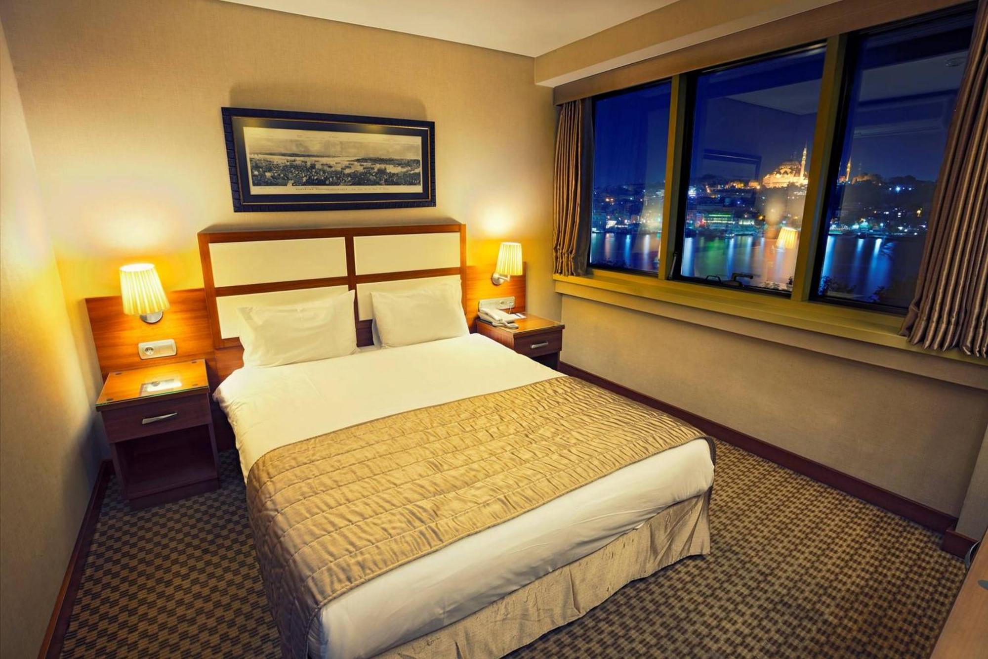 Double or Twin Room with Sea View,707177074:JPEG