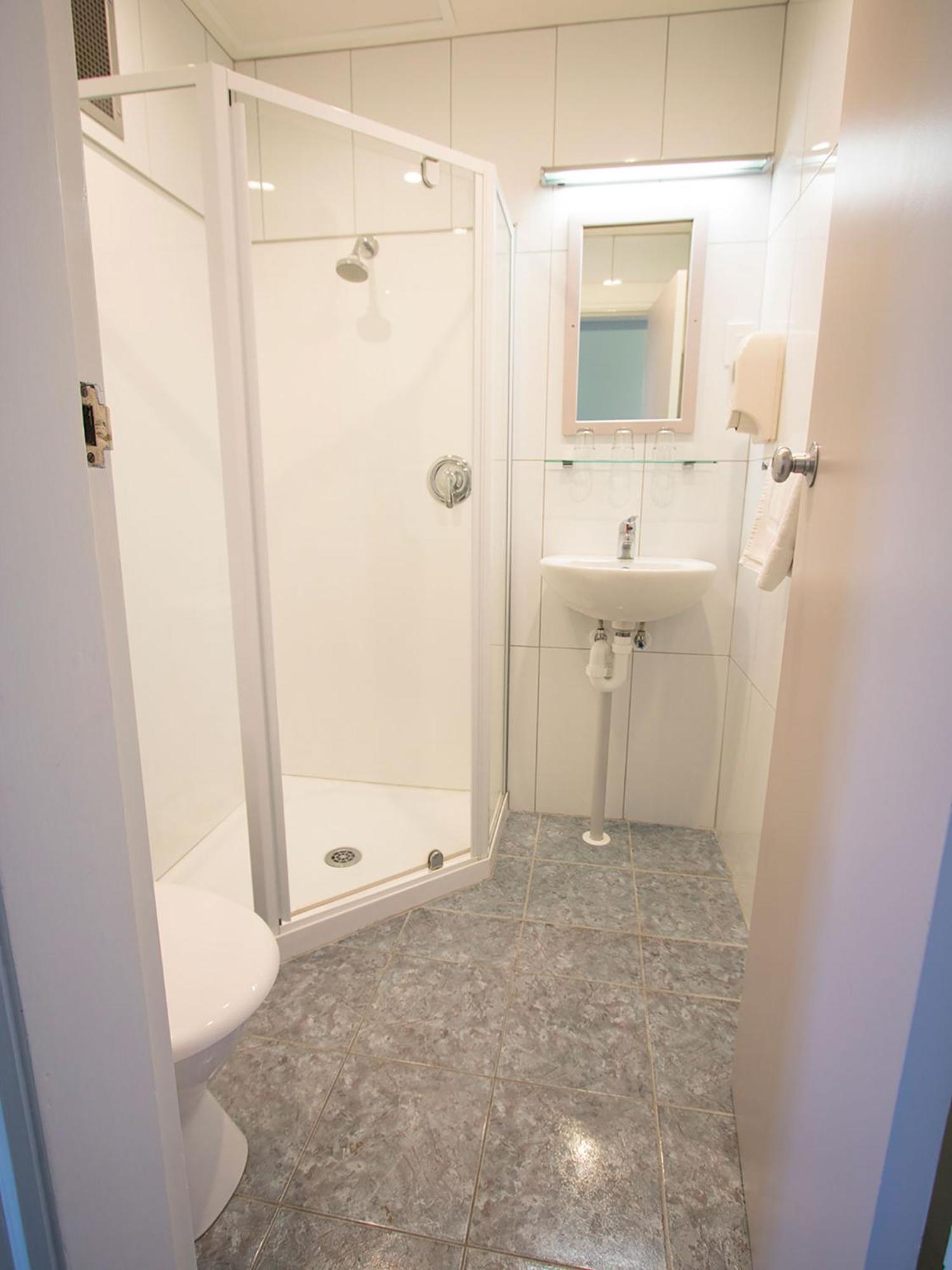 Chambre Simple avec Salle de Bains Commune