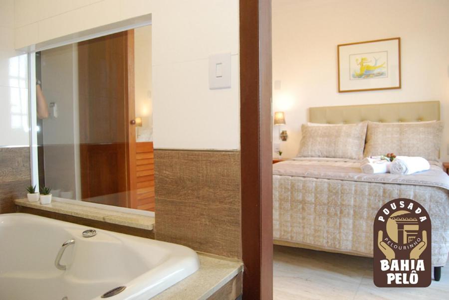 Doppelzimmer mit Whirlpool-Badewanne